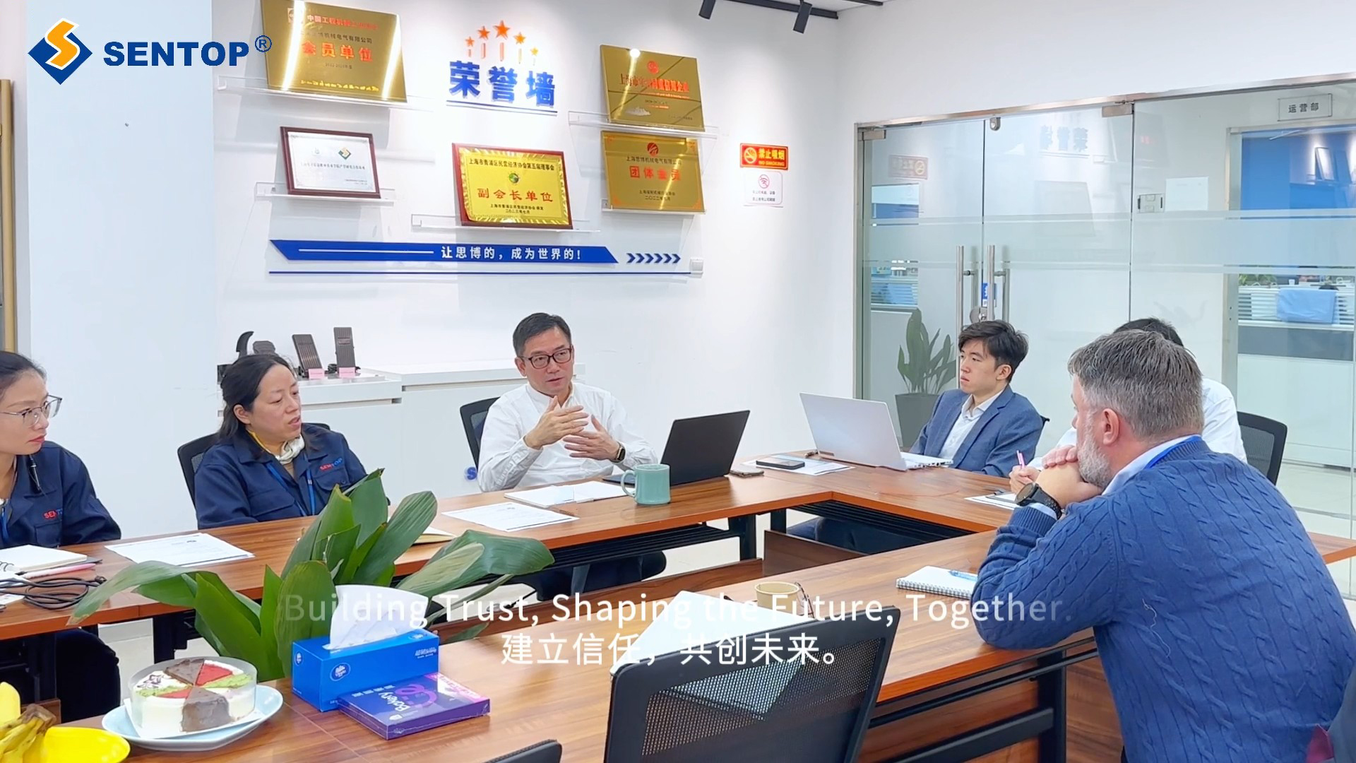 強(qiáng)強(qiáng)聯(lián)手，互利共贏。思博，您值得信賴的全球合作伙伴。